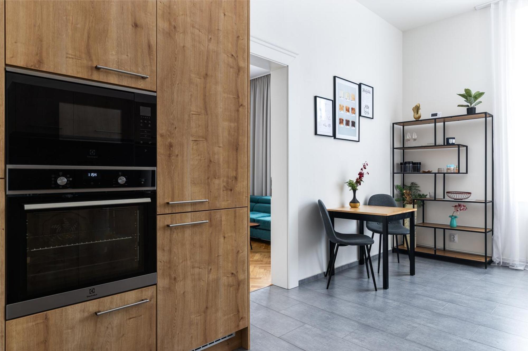 Stay2Gether City Buzz Apt - O2 Arena - Sleeps 6 Прага Экстерьер фото