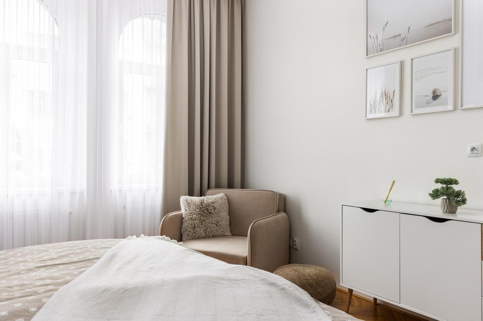 Stay2Gether City Buzz Apt - O2 Arena - Sleeps 6 Прага Экстерьер фото